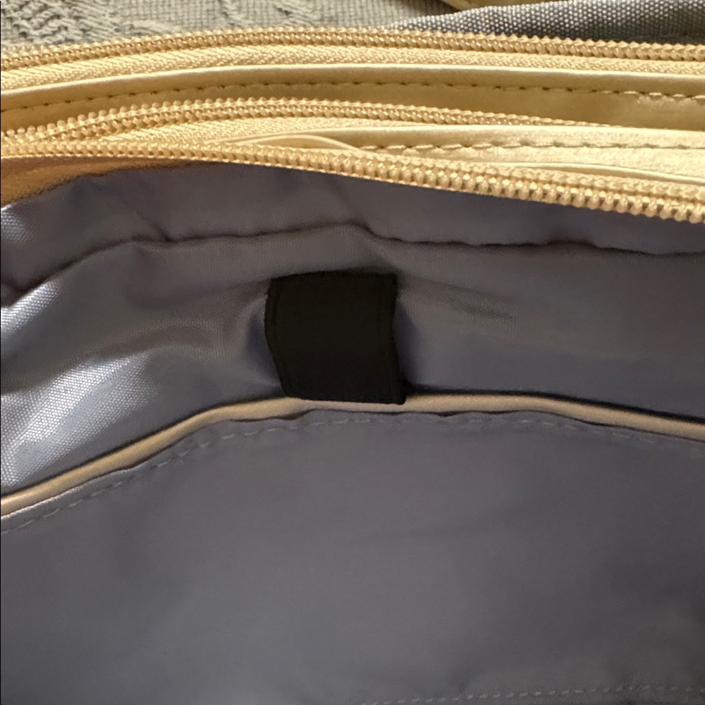 IHKWIP Can't Stop Wearing It Crossbody Wristlet Bag in Metallic Champagne - Picture 3 of 8
